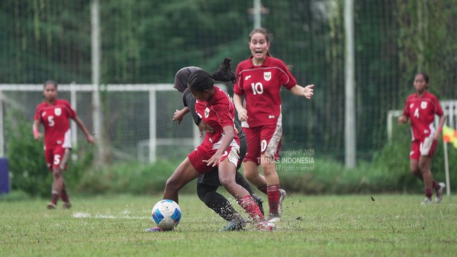 Kemenangan Timnas Putri Indonesia U-19 atas Malaysia dan Arab Saudi serta Qatar resmi menjadi tuan rumah babak 4 menjadi sejumlah berita olahraga terpopuler.