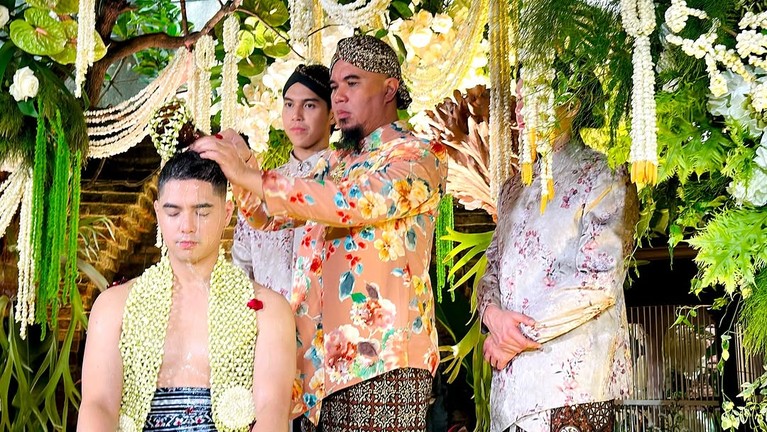 Foto siraman dan pengajian jelang pernikahan Al Ghazali Foto siraman dan pengajian jelang pernikahan Al Ghazali