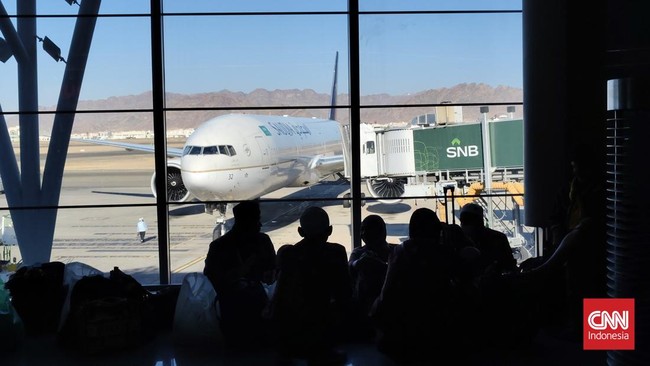 Satgas menggagalkan keberangkatan 8 calon jemaah haji ilegal di Bandara Soetta.