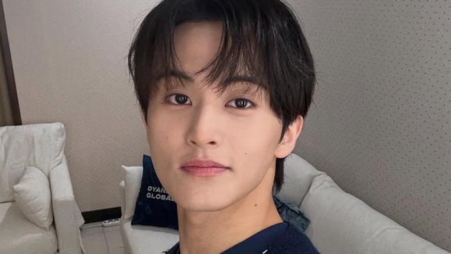 Mark Lee Eks NCT Tuai Kritikan Usai Pakai Baju dengan Simbol Perbudakan-Kebencian