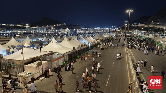 Menteri Haji memastikan pemberangkatan jamaah haji 2026 tetap pada 22 April sembari berharap konflik di Timur Tengah mereda.