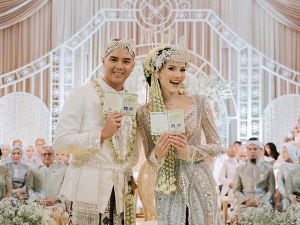 Terpopuler: Al Ghazali & Alyssa Daguise Resmi Menikah, Pakai Adat Sunda