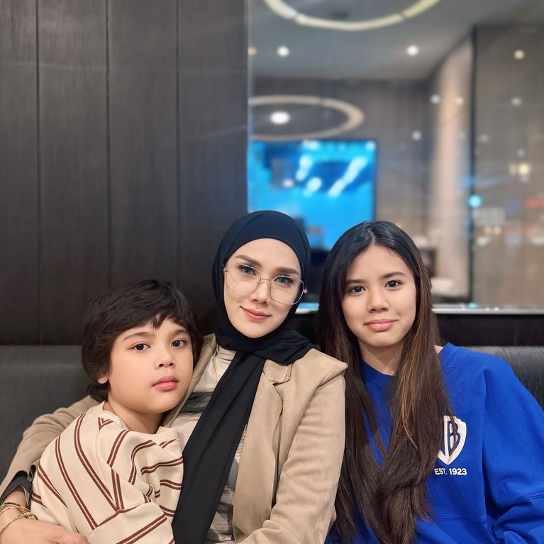 Anak-anak Mulan Jameela Anak-anak Mulan Jameela