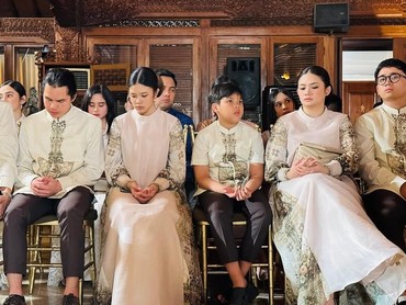 img-title Salam & Cium Tangan Maia Estianty, 7 Potret Anak-anak Mulan Jameela Disebut Santun