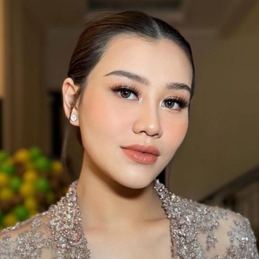 Baru 3 Hari Melahirkan, Aaliyah Massaid Jadi Bridesmaid Alyssa Daguise
