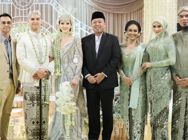 img-title Diklaim Ahmad Dhani Sosok yang Kontroversial, Ini Saksi di Nikahan Al Ghazali