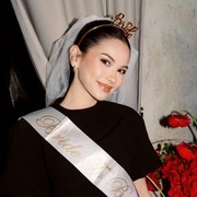 Isi Goodie Bag Mewah Bridal Brunch Alyssa Daguise, Skincare hingga Catokan Mevvah!