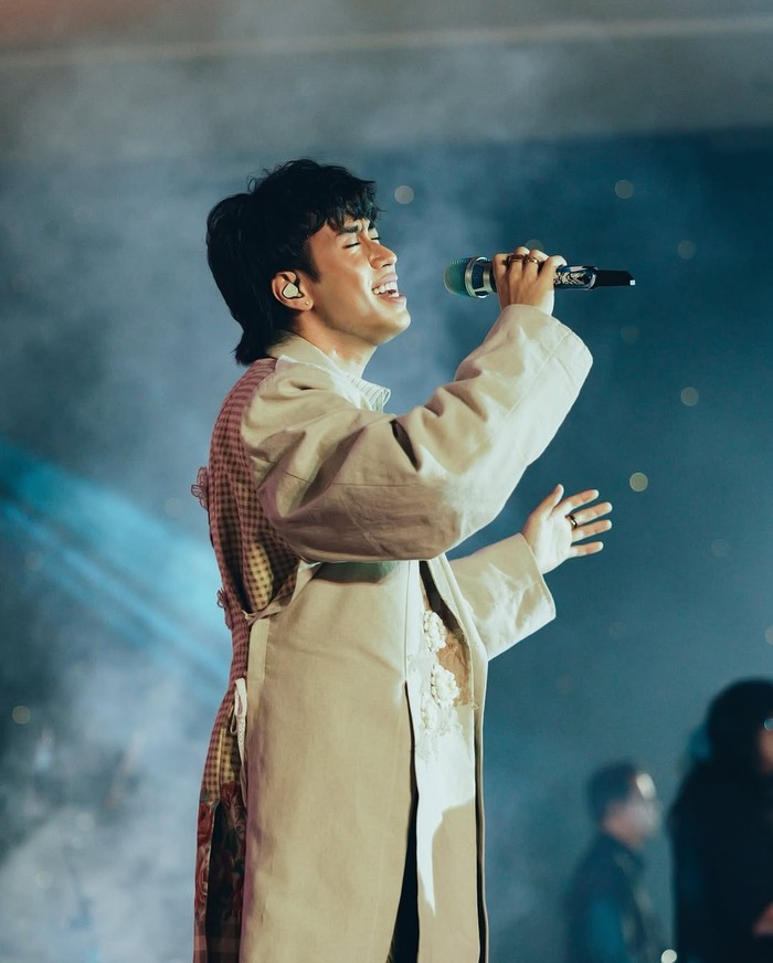 Isyana Sarasvati dan Vidi Aldiano