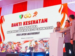 Kapolri Hadiri Puncak Bakti Kesehatan di Bekasi, Bagikan 5 Ribu Paket Imunitas
