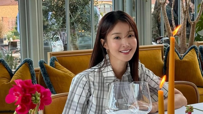 img-title Beri Efek Face Lifting, Ini Rutinitas Pagi Hari yang Rutin Dilakukan Aktris Korea Lee Si Young