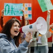Mengenal Ekofeminisme, Gerakan yang Menyatukan Perjuangan Isu Perempuan dan Lingkungan