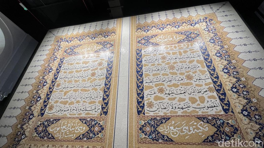 Mengunjungi Museum Al Wahyu &lpar;The Revelation Gallery&rpar; dan Al Quran &lpar;The Holy Quran Museum&rpar; di kawasan Distrik Budaya Hira&comma; Makkah&comma; Minggu &lpar;15&sol;6&sol;2025&rpar;&period;