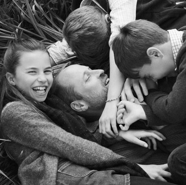 Rayakan Hari Ayah, Anak Pangeran William 'Ambil Alih' IG Resmi Kerajaan