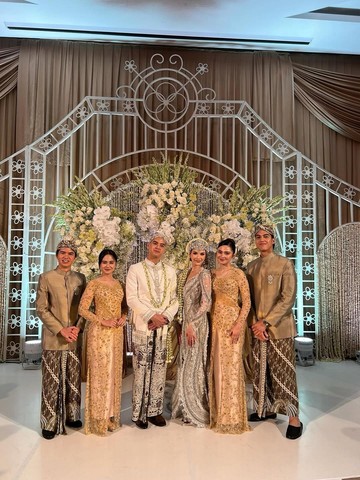 img-title Gaya Tamu Undangan Pernikahan Alyssa Daguise dan Al Ghazali, Nggak Kalah Glamor!