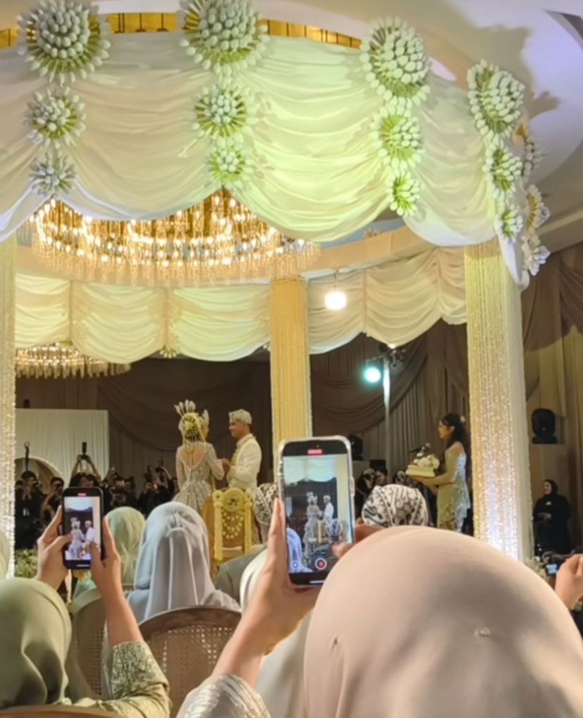 Pernikahan Al Ghazali dan Alyssa Daguise