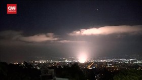 VIDEO: Perang Brutal Malam Ketiga, Rudal Iran Hantam Israel