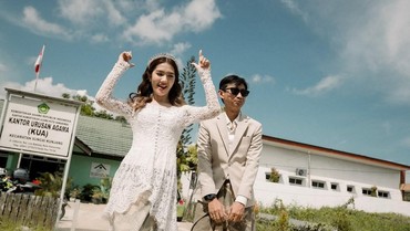 Yono Bakrie Ungkap Alasan Nikahi Vini Caroline Hanya di KUA Tanpa Resepsi