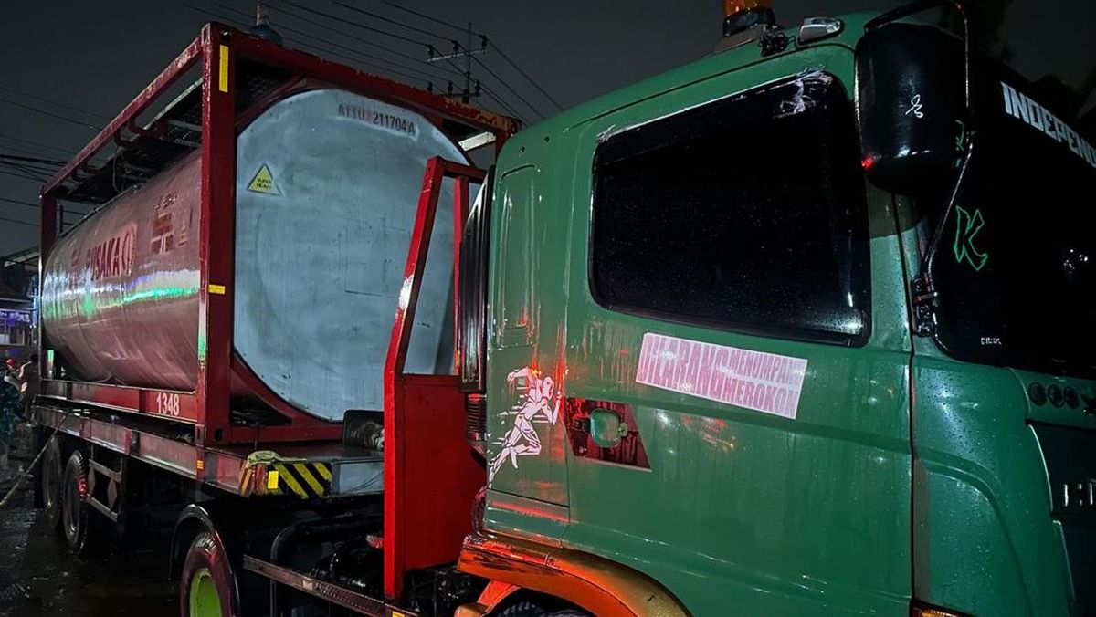 2 Pekerja Tewas Keracunan Zat Kimia saat Cuci Truk Tangki