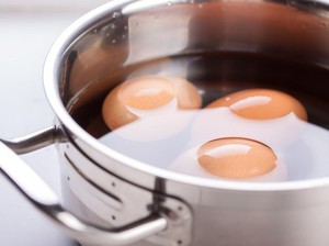 Cara Agar Telur Rebus Mudah Dikupas, Tips Praktis untuk Memasak yang Lebih Menyenangkan 