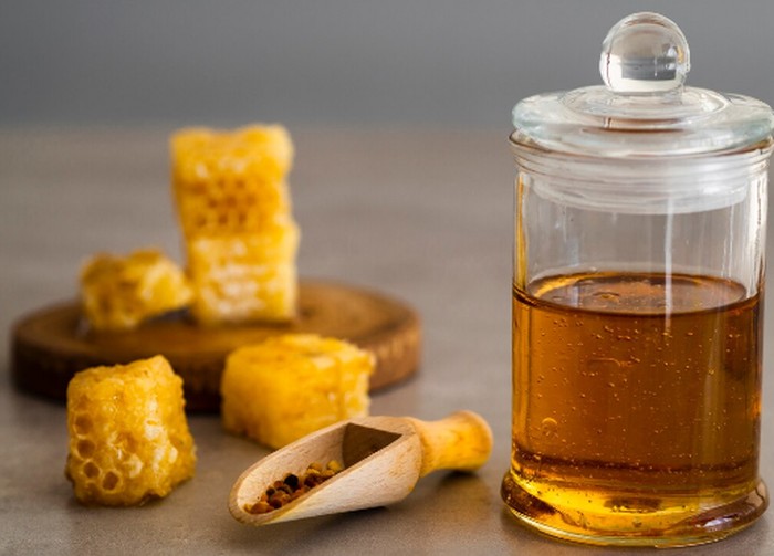 Masker pisang dicampur madu/Foto: freepik.com/freepik