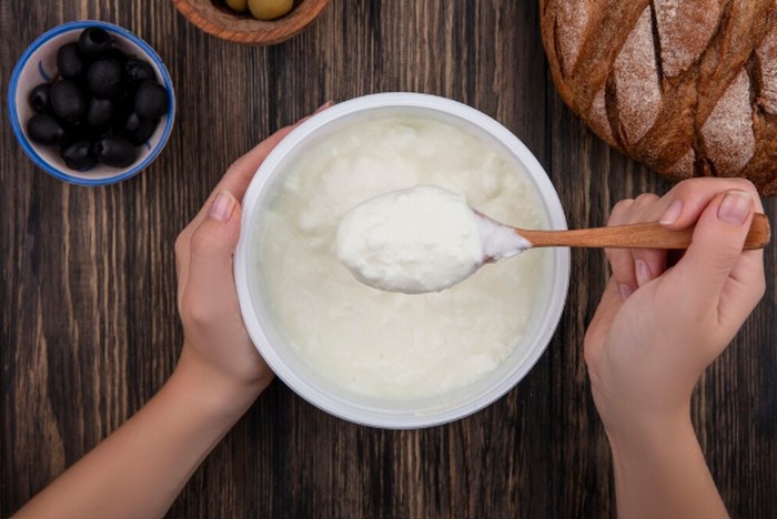 Masker pisang dicampur yogurt/Foto: freepik.com/stocking