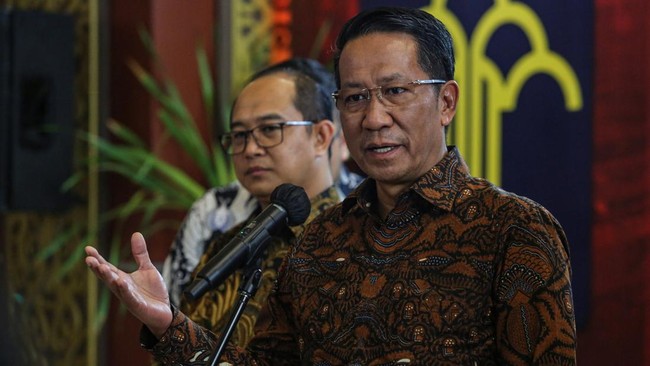 Pemerintah Teken DIM RUU KUHAP, Segera Dibawa ke DPR Pemerintah menandatangani DIM RUU KUHAP untuk diserahkan ke DPR. Revisi ini dinilai penting untuk menyesuaikan dengan KUHP baru yang berlaku 2026.