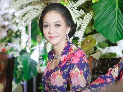 Diratukan Irwan Mussry, Kalung Blue Sapphire Maia Estianty di Nikahan Al Ghazali Seharga Rumah