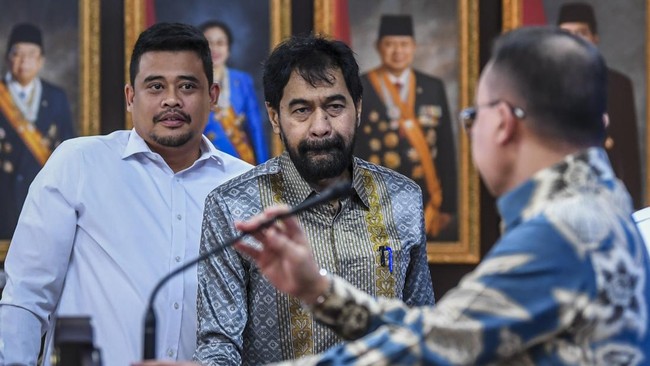 Gubernur Aceh Muzakir Manaf menyebut ada investor dari Timur Tengah berminat mengelola 4 pulau milik Aceh yang sempat berpolemik dengan Sumatera Utara.
