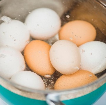 5 Tips Merebus Telur Biar Hasilnya Mulus dan Gampang Dikupas