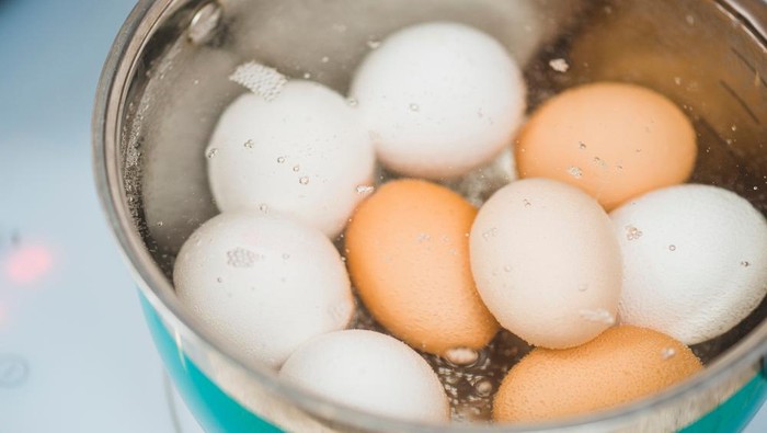 5 Tips Merebus Telur Biar Hasilnya Mulus dan Gampang Dikupas