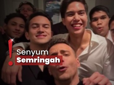 img-title Momen El Rumi Rangkul Akrab Rizky Nazar di Nikahan Al Ghazali
