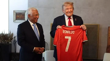 Berita Olahraga Terkini CNN Sport : Ronaldo Beri Pesan Menohok ke Trump Lewat Hadiah Jersey