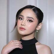 5 Seleb Berbalut Outfit Hitam nan Elegan di Resepsi Al Ghazali dan Alyssa Daguise