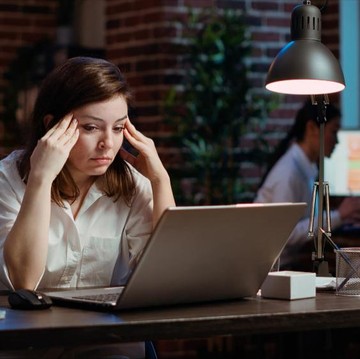 5 Ciri-Ciri Seorang Workaholic hingga Dampaknya untuk Fisik dan Mental, Cek Termasuk Kamu?