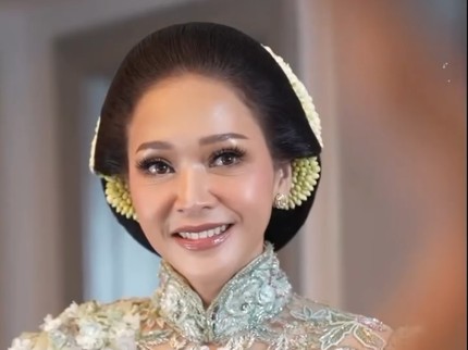 Perhiasan Blue Sapphire Maia Estianty di Resepsi Al - Alyssa, Ternyata Favorit Keluarga Kerajaan Inggris