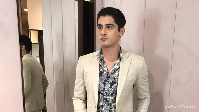 Get The Look: Inspirasi Outfit 'Summer Vibe' Elegan dan Stylish untuk Pria