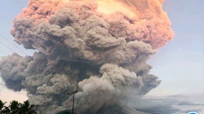 Gunung Lewotobi Laki-laki Meletus Dahsyat, Begini Kondisi Terkini hingga Berdampak ke Bali