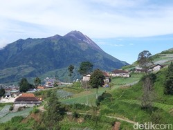 Lagi! 2 Pendaki Ilegal Ketangkap Basah Naik ke Gunung Merapi