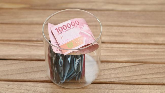 Berapa Banyak Simpan Uang Tunai di Rumah? Ini Kata Pakar