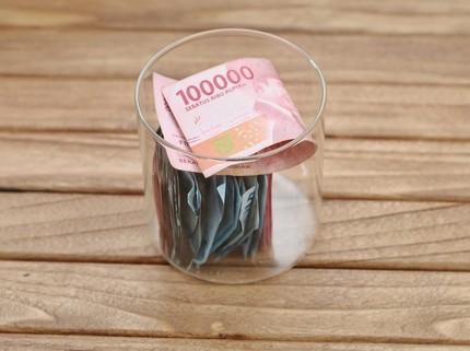 Berapa Banyak Simpan Uang Tunai di Rumah? Ini Kata Pakar