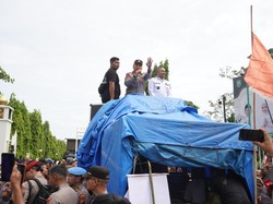 Kapolda Riau Turun Temui Massa Demo TN Tesso Nilo depan Kantor Gubernur