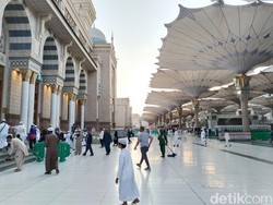 Suhu Madinah 44 Derajat Celsius, Jemaah Haji Harus Waspadai Panas Ekstrem