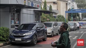 Pemerintah Kabupaten Agam, Sumatera Barat, memasang stiker penunggak Pajak Kendaraan Bermotor di kendaraan. Cara ini untuk memberikan efek jera bagi pemilik yang belum melunasi kewajiban pajaknya.