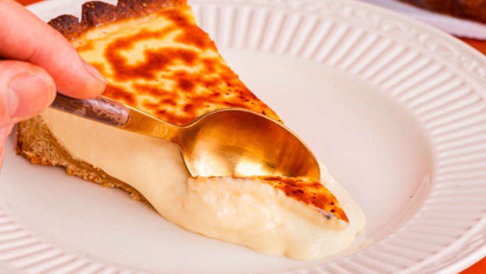 img-title Top 5 List: Rekomendasi Cheesecake yang Buat Lidah Nggak Bisa Move On