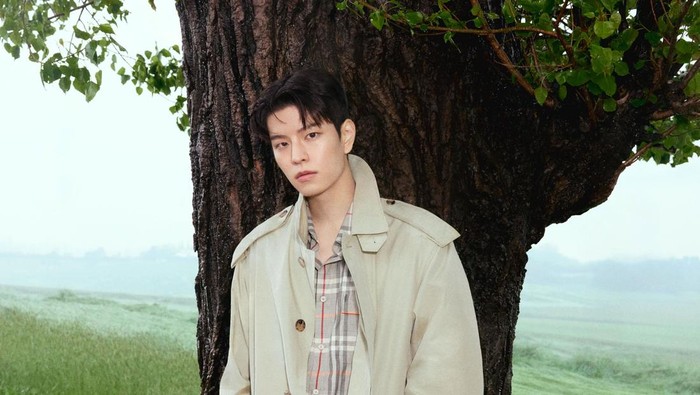 Seungmin Stray Kids Resmi Menjadi Brand Ambassador Baru Burberry