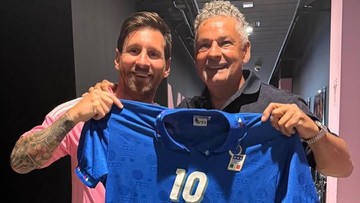 Berita Panas dari Dunia Sport CNN : Messi Puji Baggio Usai Dapat Jersey 'Si Buntut Kuda'