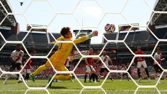River Plate Tekuk Urawa Reds 3-1 River Plate mengemas tiga poin dalam laga Piala Dunia Antarklub 2025 setelah menang atas Urawa Reds.
