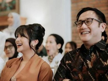 img-title Aldi Bragi atau Karlie Fu, Ini Sosok yang Akan Dampingi Ikke Nurjanah di Nikahan Anak