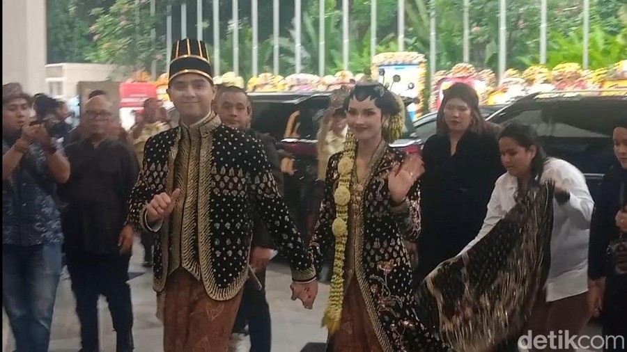 Al Ghazali dan Alyssa Daguise di unduh mantu&period;