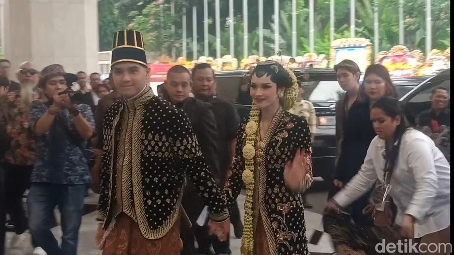 Al Ghazali dan Alyssa Daguise di unduh mantu&period;